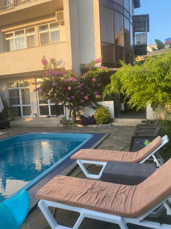 Дом в живописной деревне у моря с бассейном