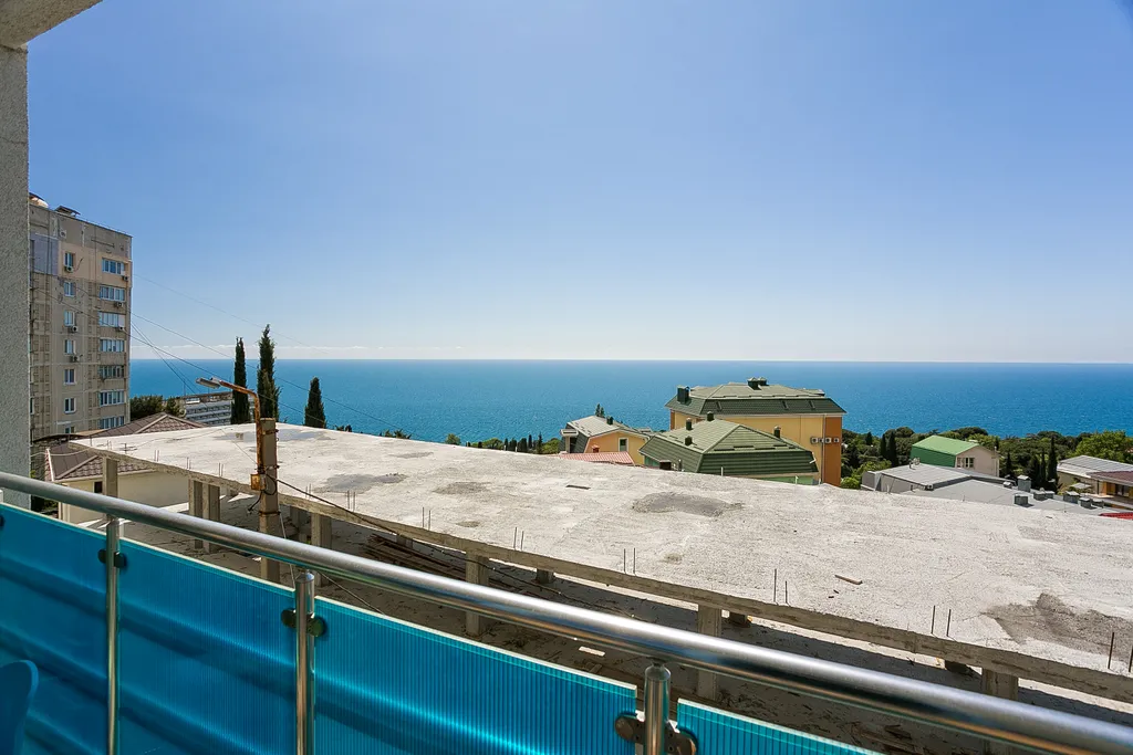 Уютная дизайнерская студия с панорамным видом на море в Мисхоре