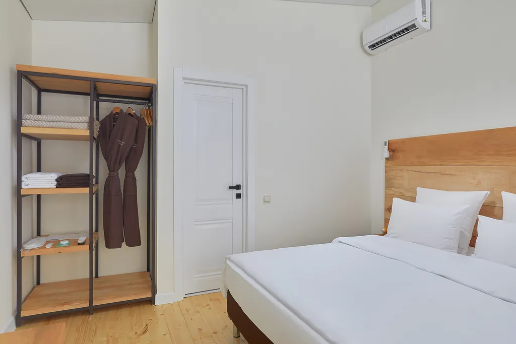 Стандартный номер в коттедже с видом на лес