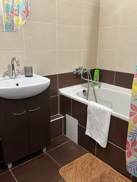 1 комнатная квартира прямо возле метро