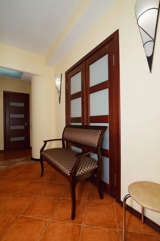 Сталинка в центре, в пешей доступности парк и вокзал