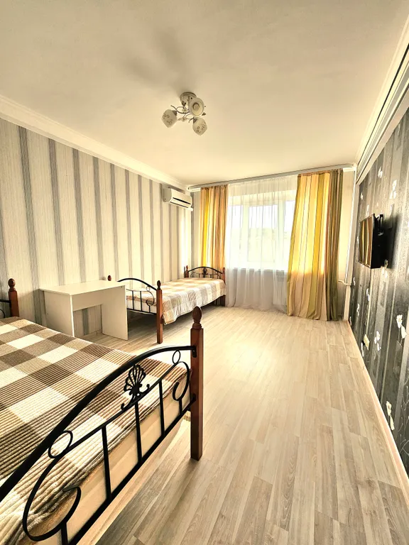 Трёхкомнатная с видом на море и горы