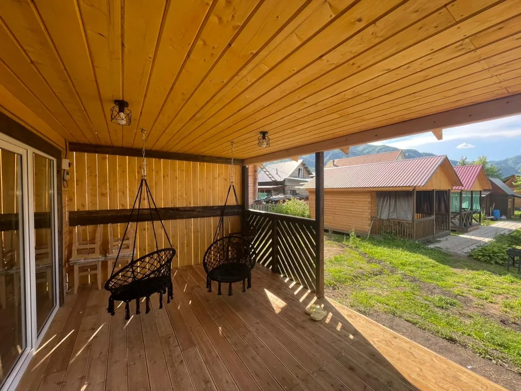 Уютный дом рядом с лесом