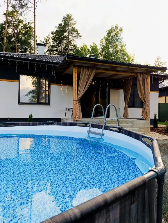 Дом комфорт класса у леса