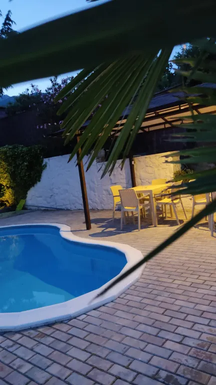 Две смежные комнаты с санузлом для четырёх человек