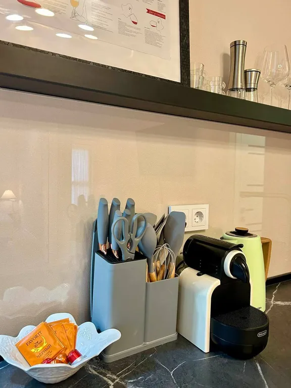 Квартира Апартаменты "AzurGarden" — Варваровка