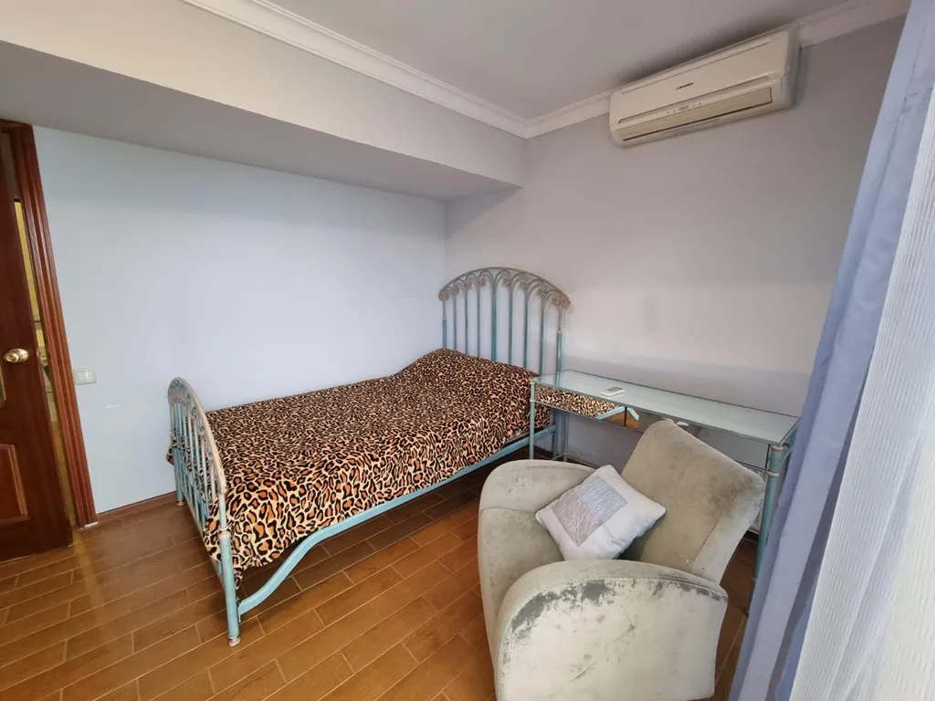 Вилла с бассейном и видом на море