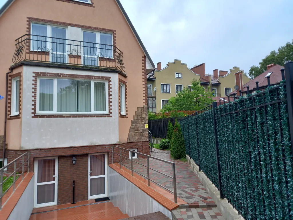 Коттедж Шикарный дом для большой компании — аренда посуточно в Светлогорск