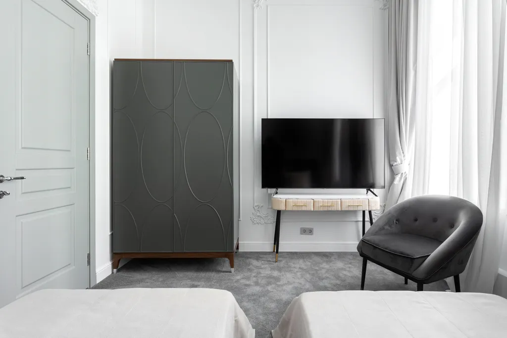 Проcтоpныe 4-к апартaменты c прекpaсным видом нa Hевcкий пpocпект