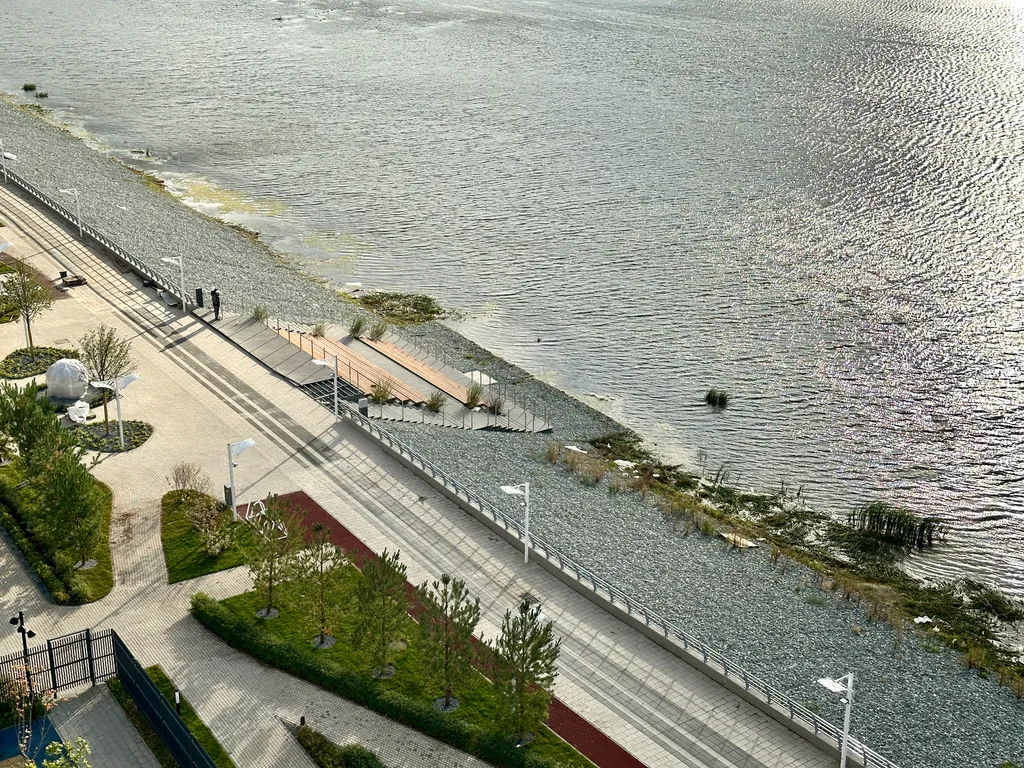 Студия с шикарным панорамным видом на набережную и реку Свияга