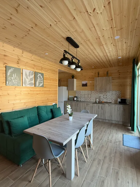 Барнхаус с бассейном и видом на реку