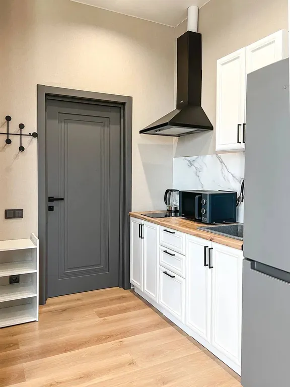 Новый коттедж в хорошей локации Адлера с бассейном, 4 спальнями с с/у