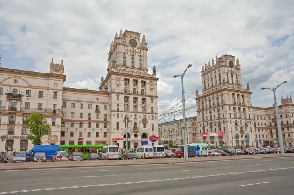 Квартира Трехкомнатная квартира в историческом доме у ЖД Вокзала — Минск