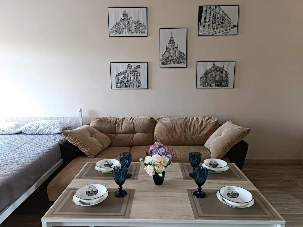 Евродвушка рядом с Троицким собором