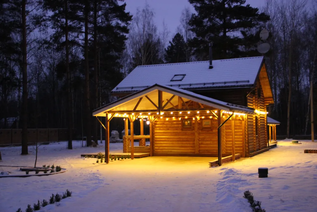 Новогодний дом в лесу