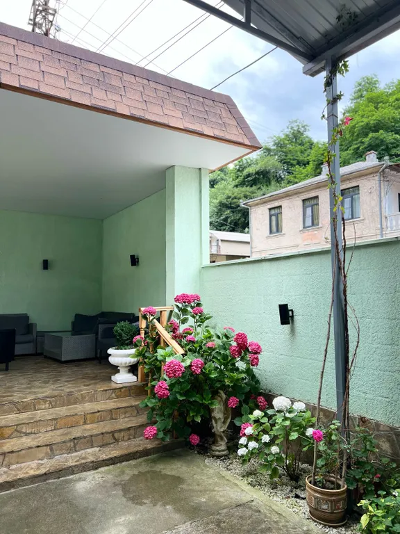 Коттедж Часть дома с отдельным входом у моря — аренда посуточно в Сухум