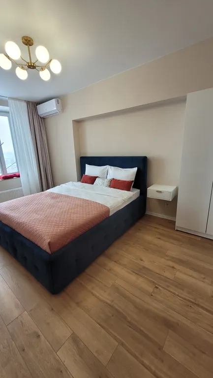 Премиум-квартира в центре Ижевска с панорамным видом на пруд и собор