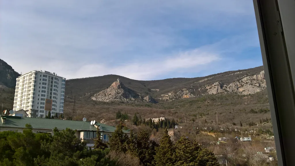 Квартира для отдыха.Вид наФоросскую церковь -бесплатно.