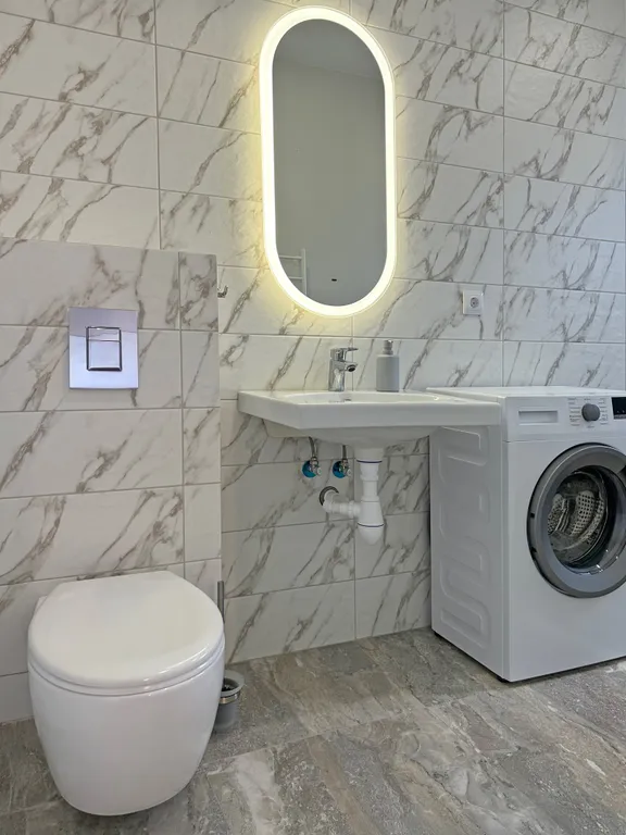 Семиместный апартамент с балконом