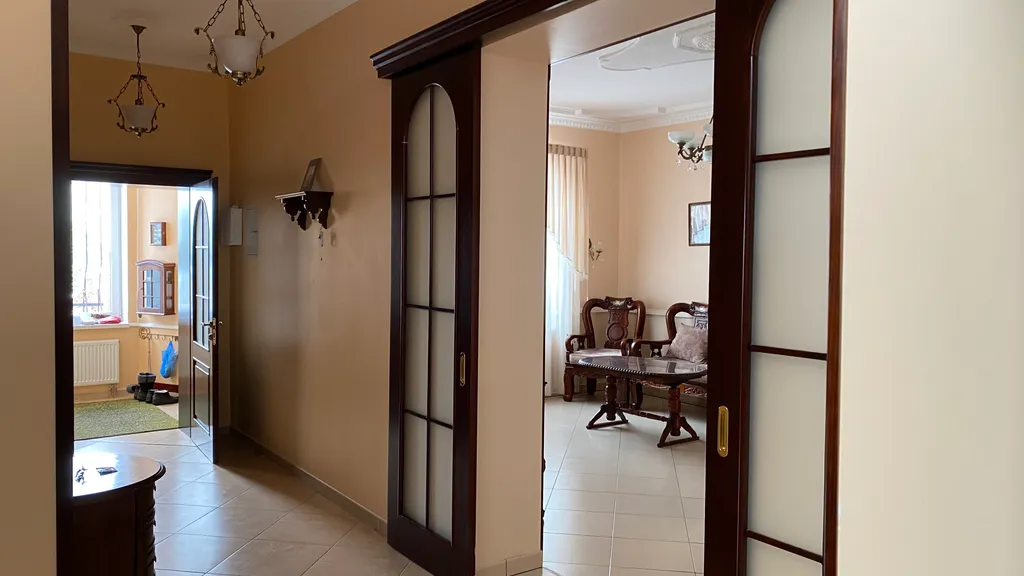 Особняк у моря с баней и бильярдом