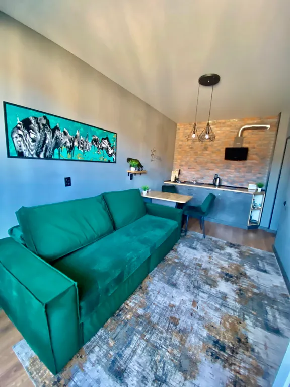 Квартира с дизайнерским ремонтом в стиле лофт