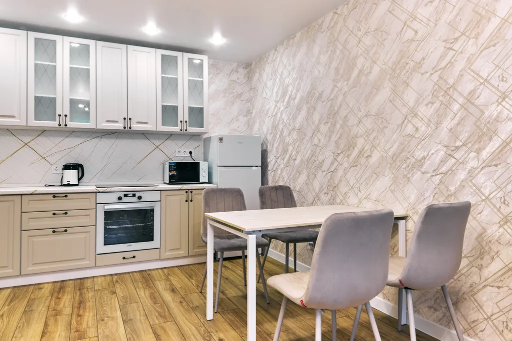 Современная квартира с большой кухней-гостиной