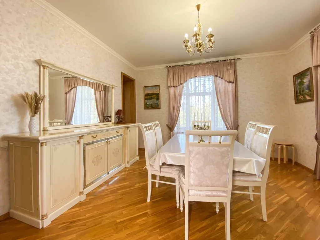 4-комнатные апартаменты рядом с центральной улицей Баумана