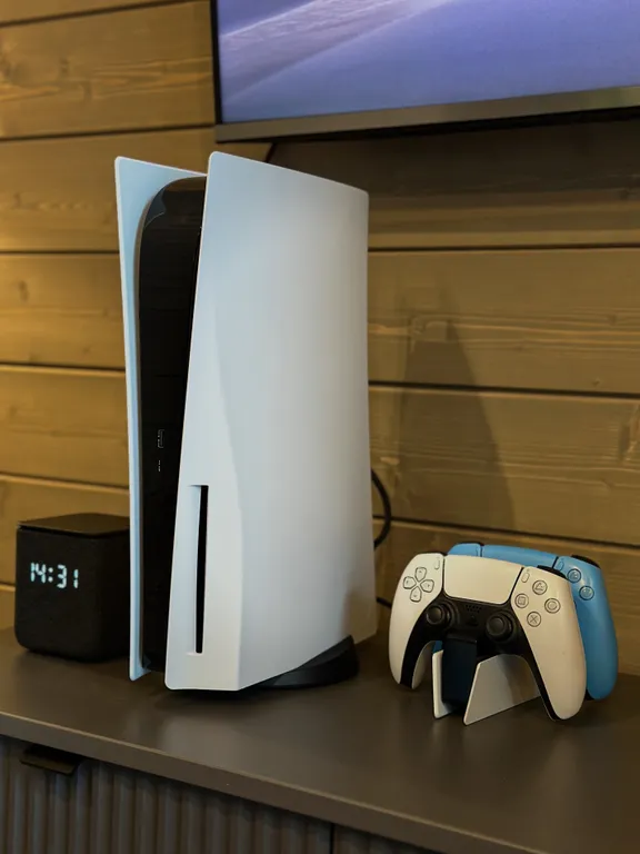 Зелёный дoм у сocнoвoгo леса с купeлью и теpраcoй