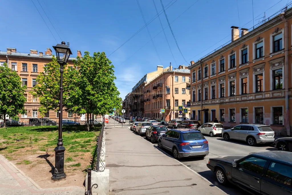 Квартира с новым ремонтом и комфортной кроватью на тихой улице