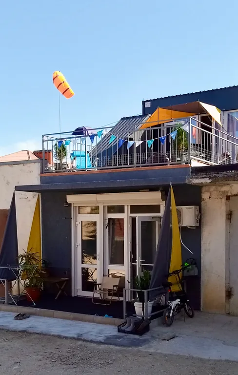 Двухэтажная квартира с террасой недалёко от моря