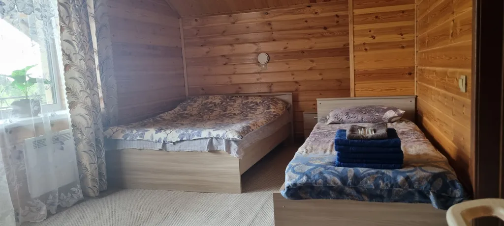 Дом с баней на дровах.