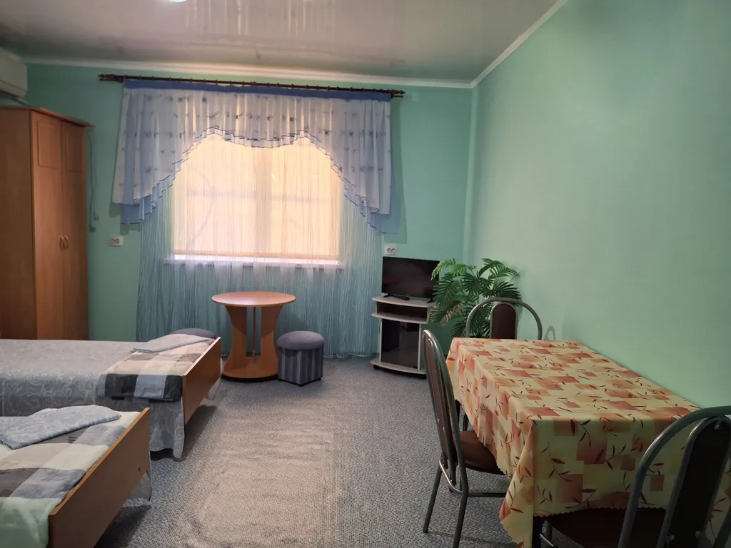 Домик с отдельным входом двумя комнатами кухней