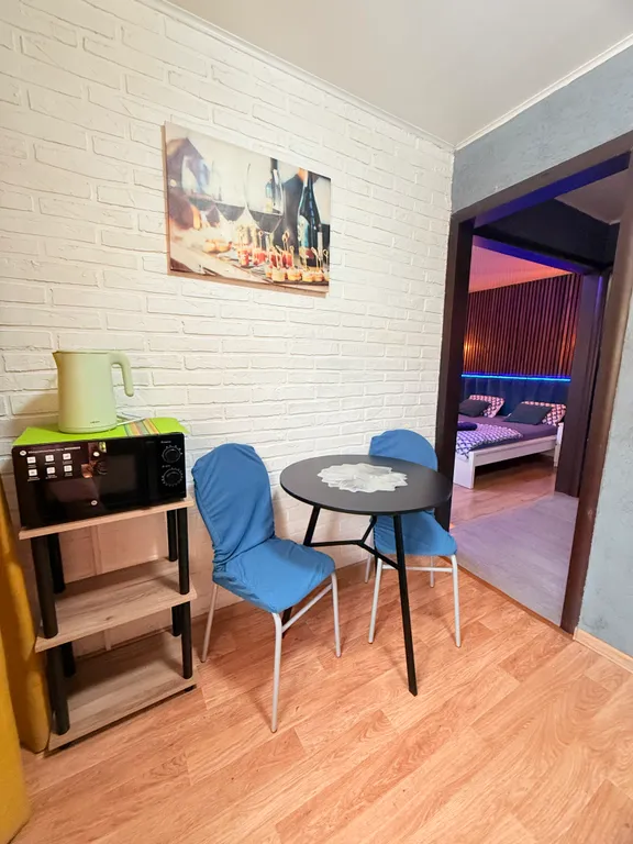 Квартира 2-комнатная рядом с вокзалом с балконом — Омск