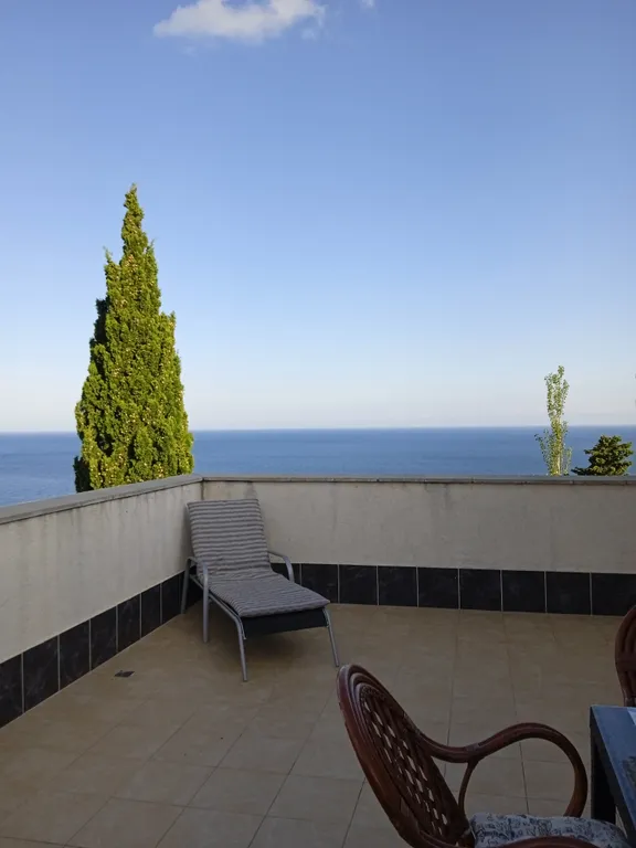 Супер видовая квартира с большой террасой вид на море и горы