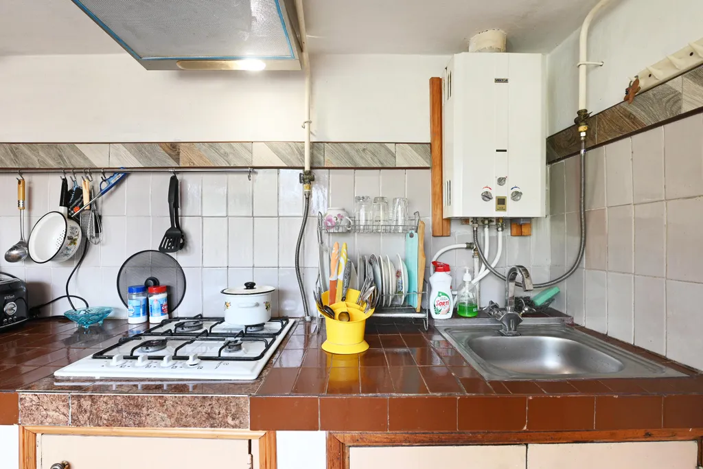 Этаж в коттедже с огромным балконом, 2 спальнями, гостиной и кухней