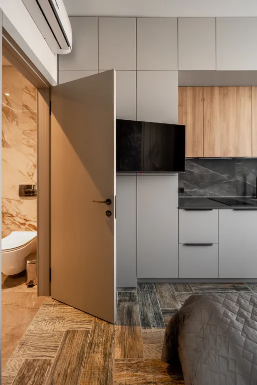 Четырехкомнатная у моря с дорогим ремонтом и видом на море