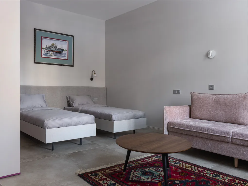 Дом на набережной