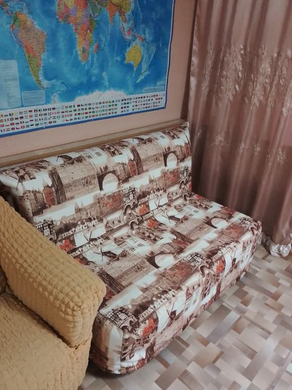 Дом в тихом спальном районе