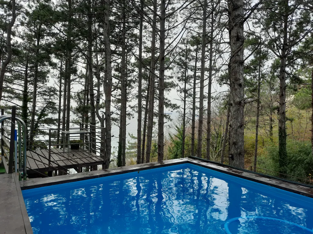 Студия на берегу моря