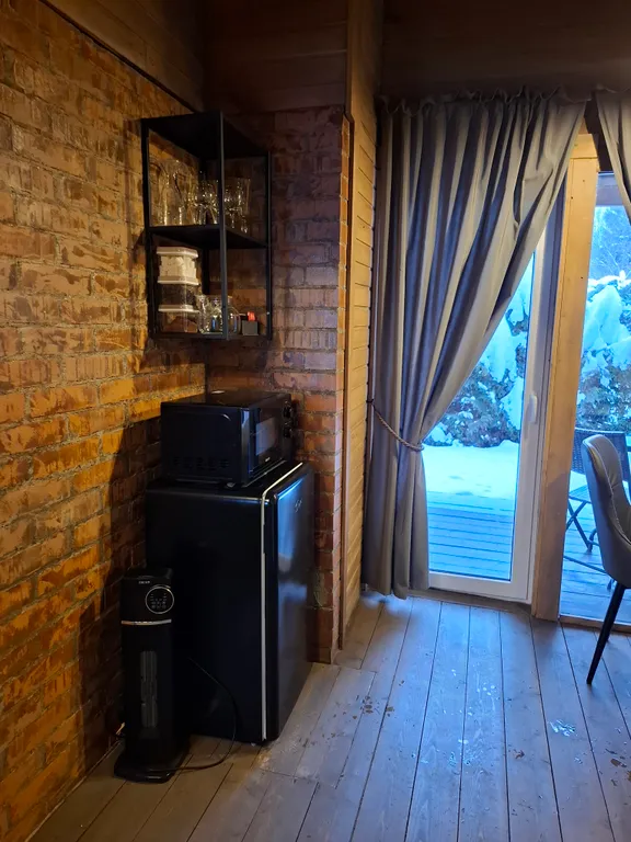 Уютный коттедж для двоих у реки в центре