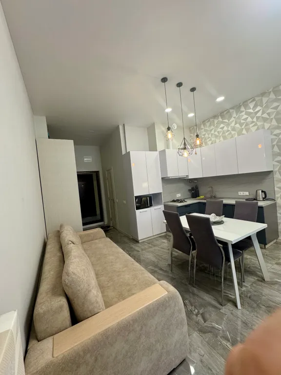 Просторная студия напротив Горки города