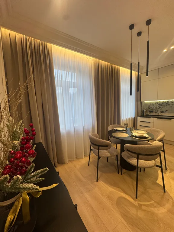 2-комнатный люкс с дизайнерским ремонтом в историческом центре