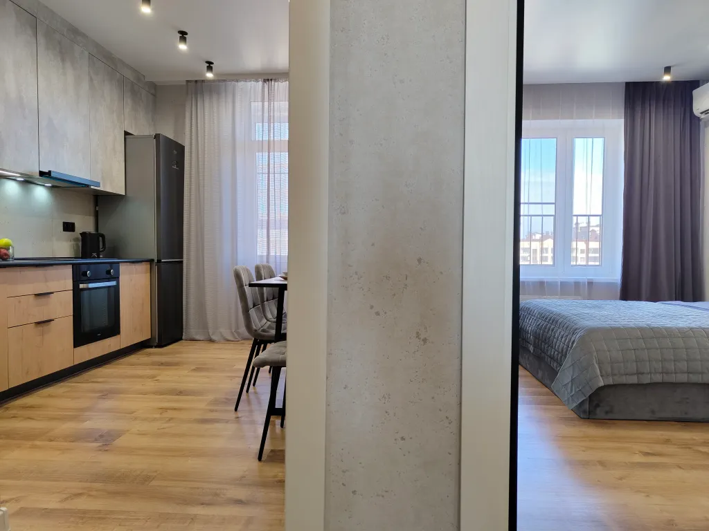 Стильная двухкомнатная квартира рядом с Экспоград-Юг