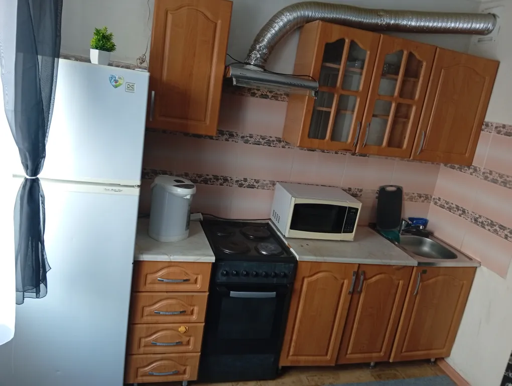 Просторная двухкомнатная, квартира с раздельными комнатами