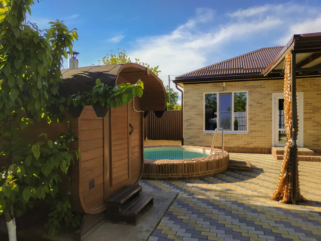 Гостевой дом Лотос в пригороде Краснодара