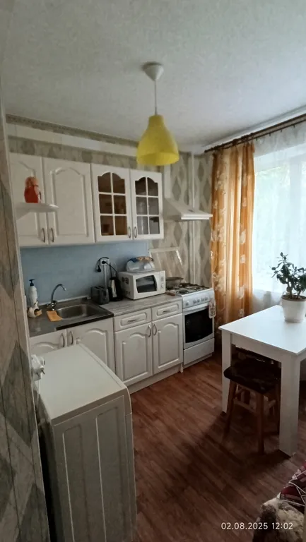 Уютная однушка в центре города, в зеленом микрорайоне у магазинов