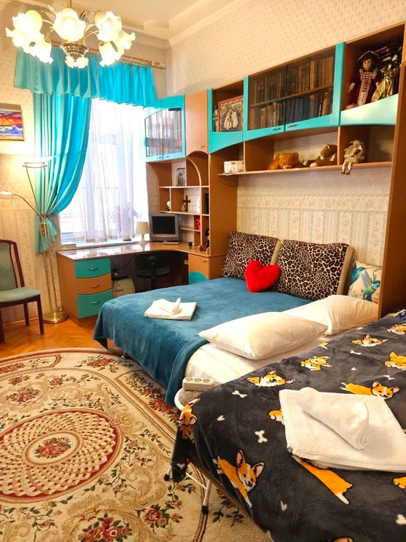 Центр. Тихо