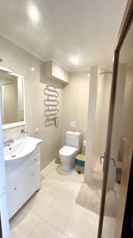 Эллинг на берегу моря