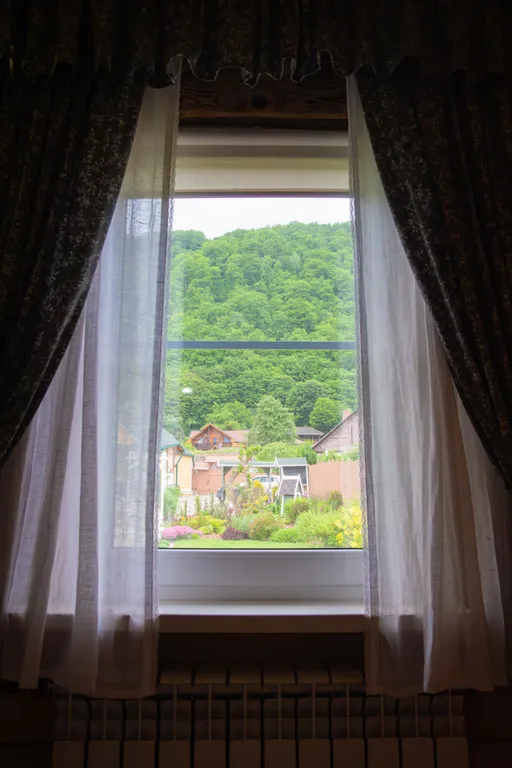 Семейный номер с видом на горы