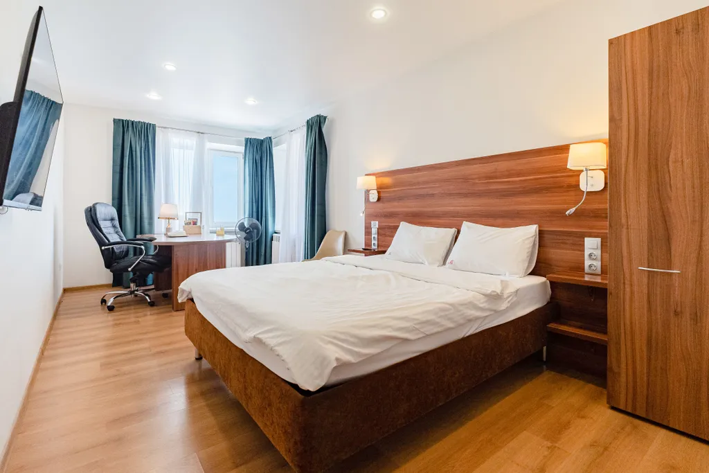 Комфортная двухкомнатная квартира у Лагерного сада